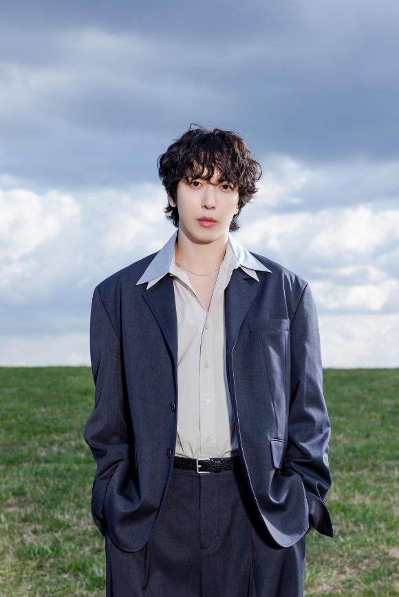 가수 정용화 미니 3집 'One Last Day'(원 라스트 데이) 콘셉트 포토. [사진=FNC엔터테인먼트]