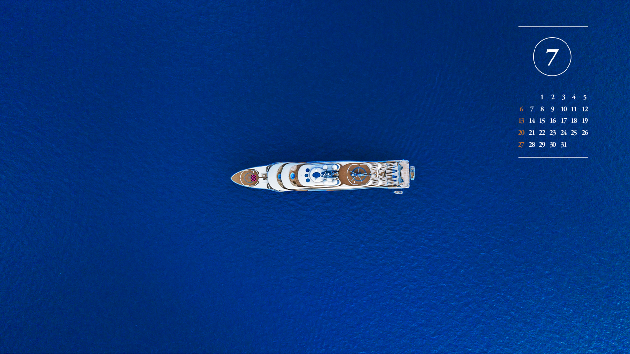 06 짙은 파란색 바다 위의 유람선 A - 2025년7월 노트북배경화면