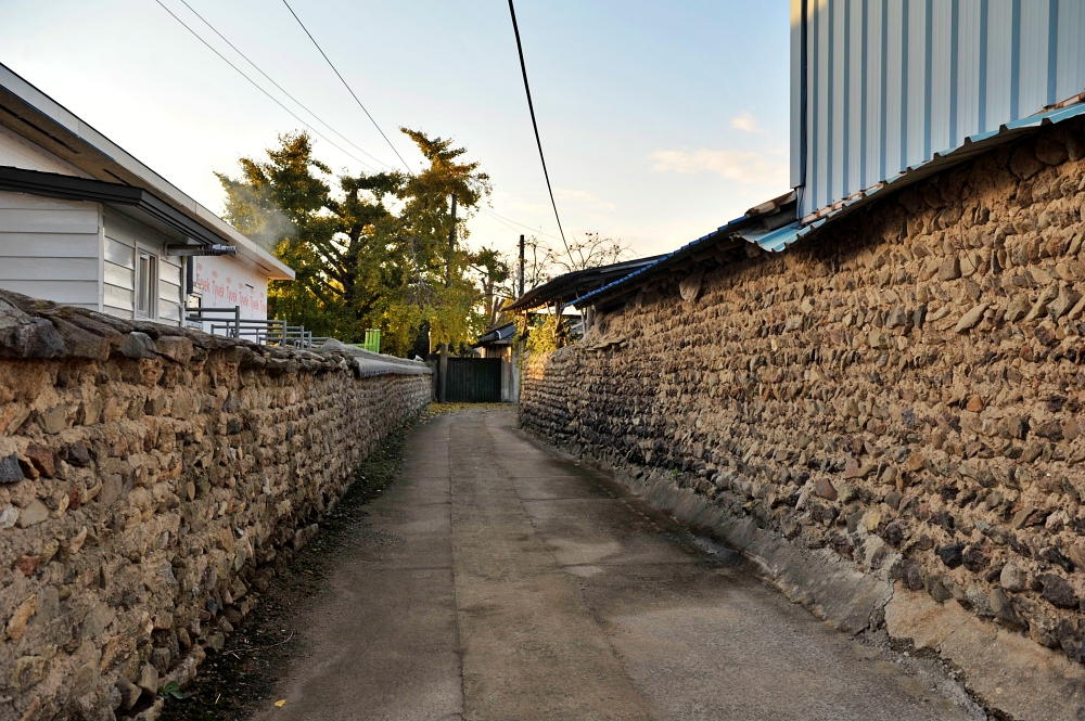 병영면 지로마을 돌담길