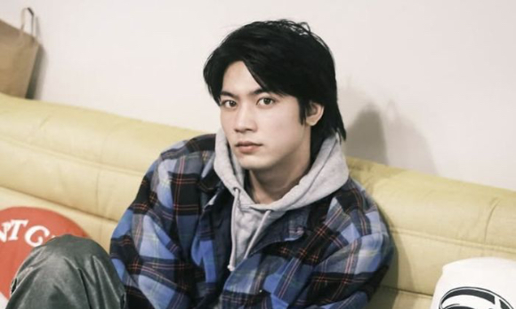 일본 배우 이타가키 미즈키가 25세에 나이로 사망했다. 사진은 이타가키 미즈키. [사진=이타가키 미즈키 SNS]