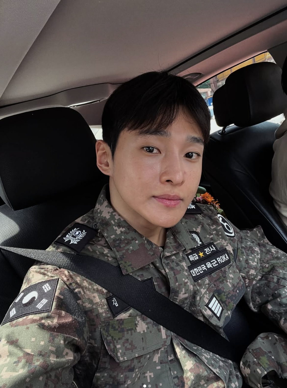 군복 입은 가수 성리 인스타그램 근황