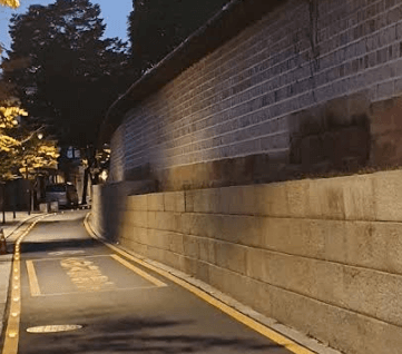 서순라길 야장 돌담길 밤