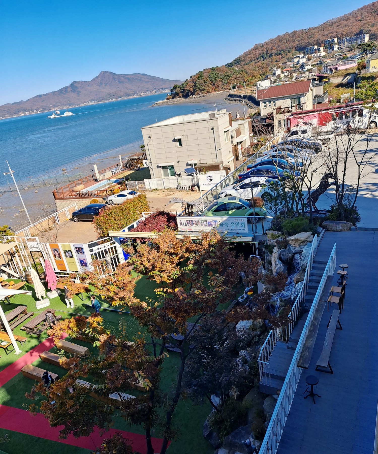 스페인마을 카페와 카라반