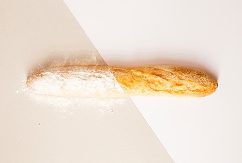 밀가루 부작용으로 장염을 유발할 수 있다.