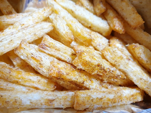 솔직 내돈내산 후기 감튀 못말리는 신짱 씨앗호떡 맛 히말라야 히포 크리스프 삼양 마라탕면 에딩거 맥주 cu 편의점 추천 과자 솔트 프링글스 사워크림 어니언 체다 치즈 포카 감자 칩 레드칠리 메뉴 스윙 가벼운 달콤한