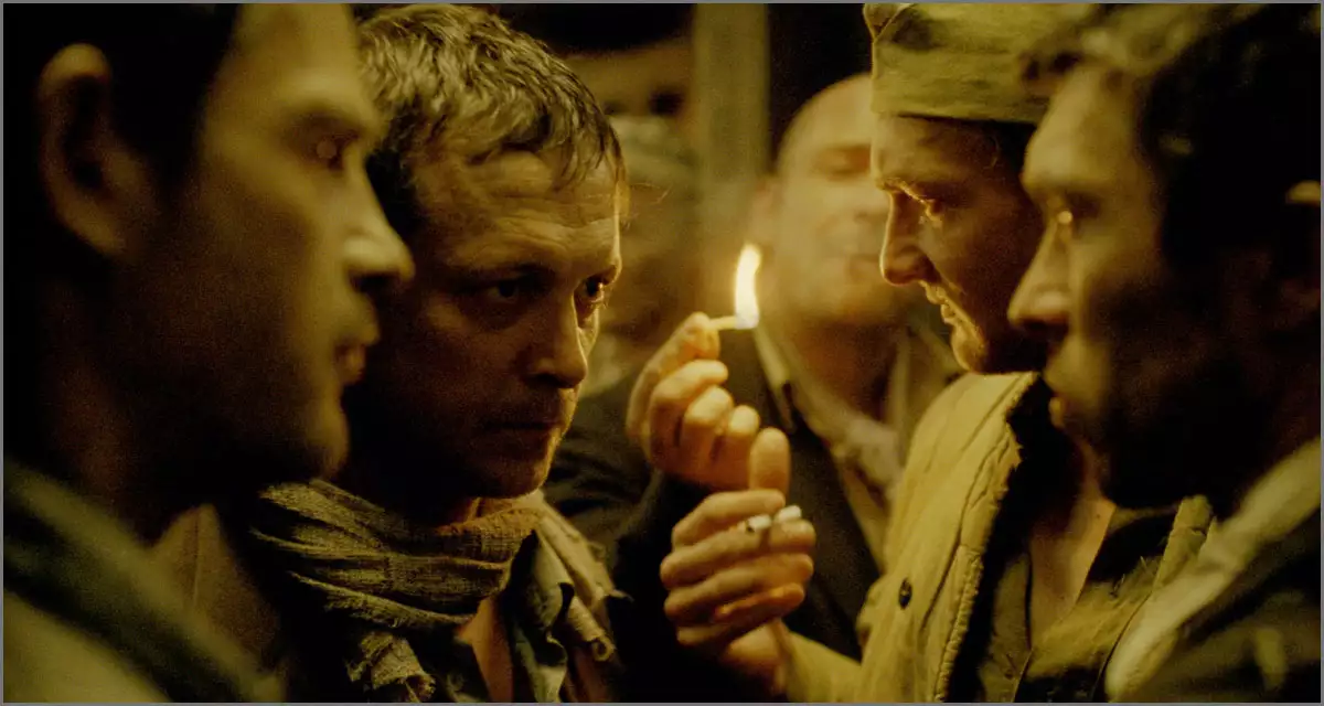 봉기를 계획하는 아브라함과 조직원들