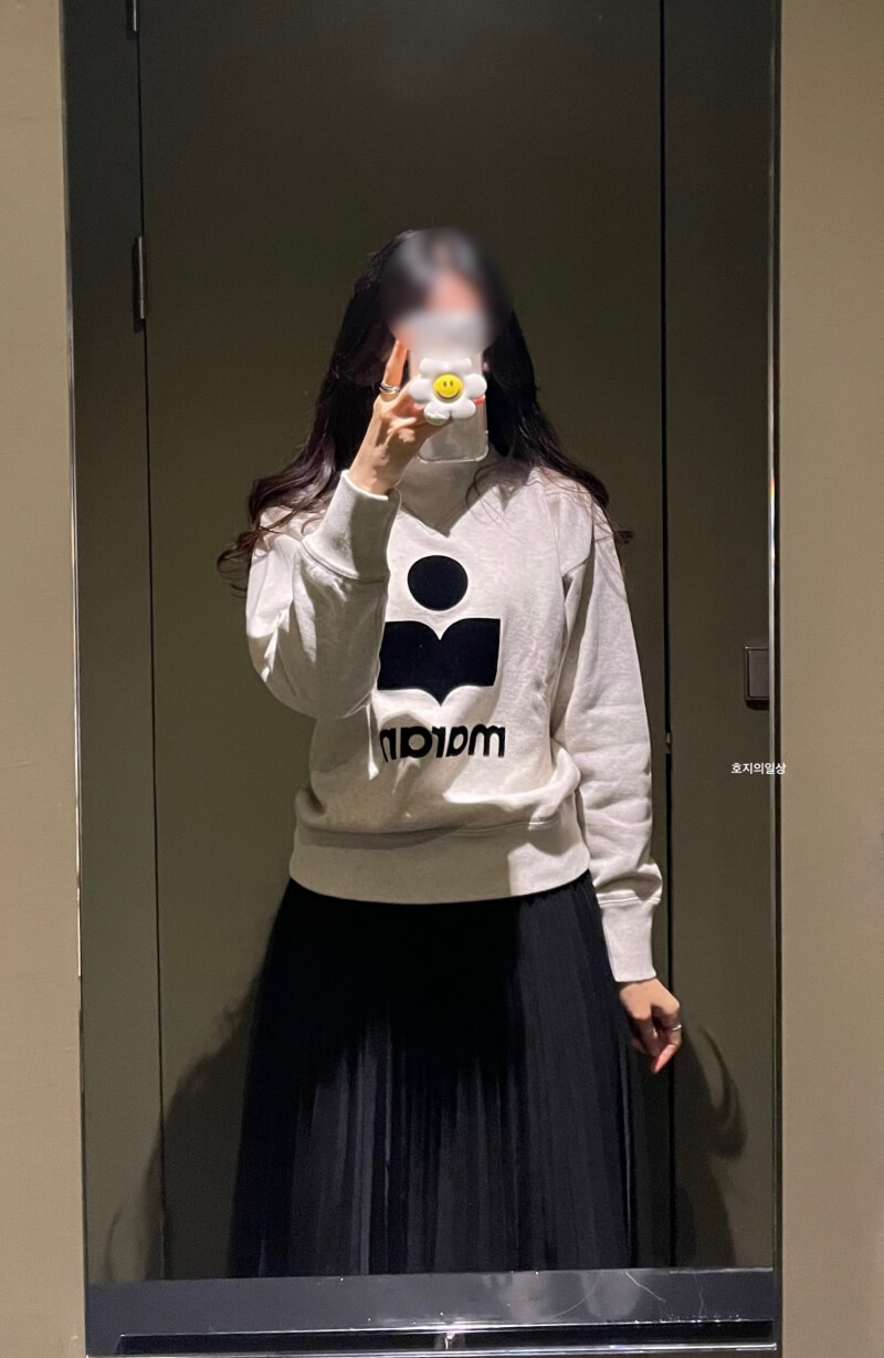 이자벨마랑 에뚜알 모비 맨투맨 에크루 - 착용샷