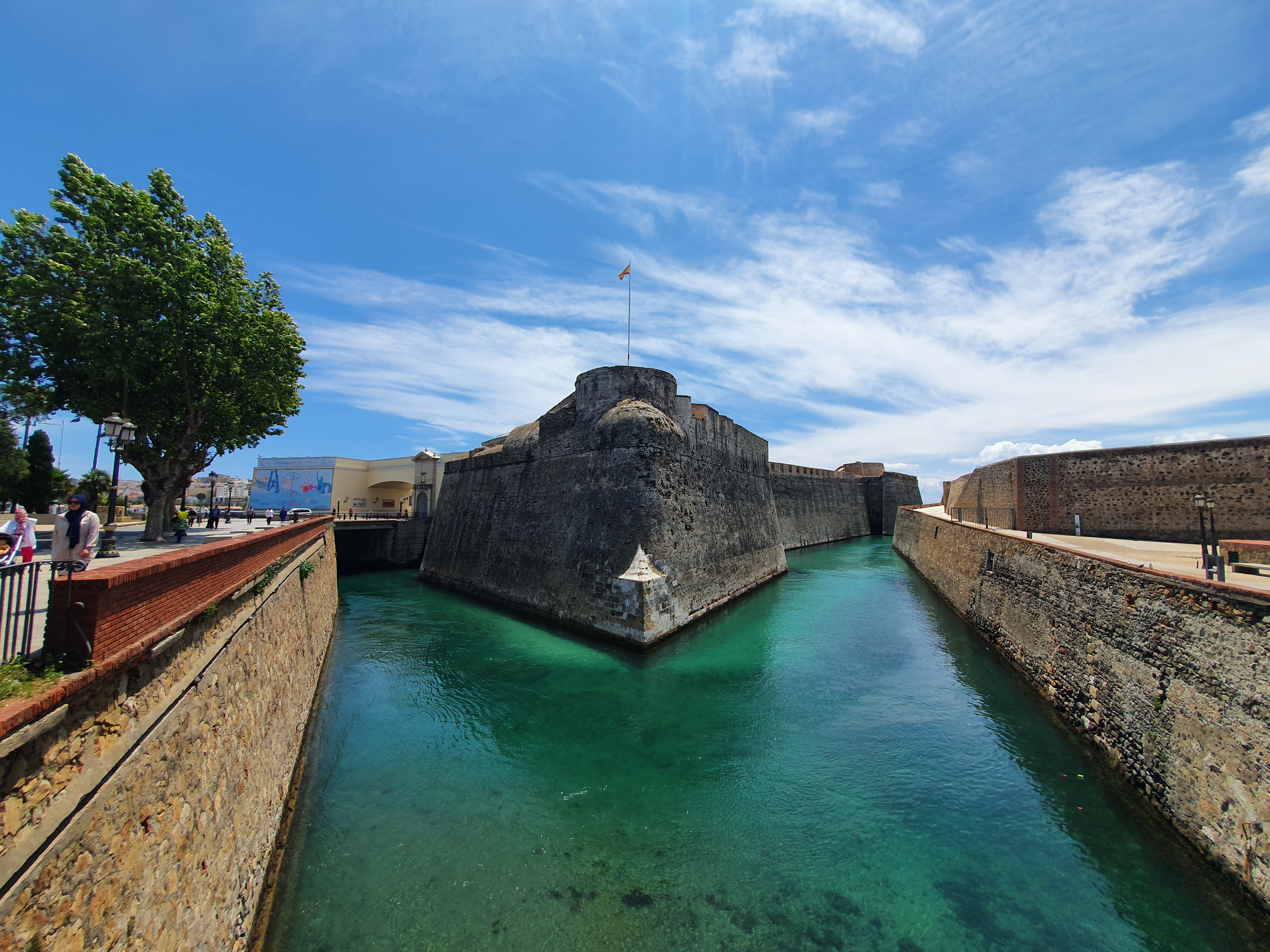 스페인 세우타 왕립 성벽과 해자