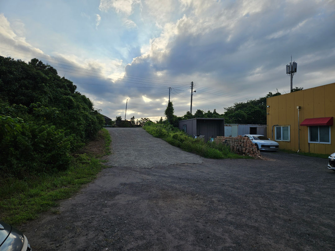 명리동 식당 주차장