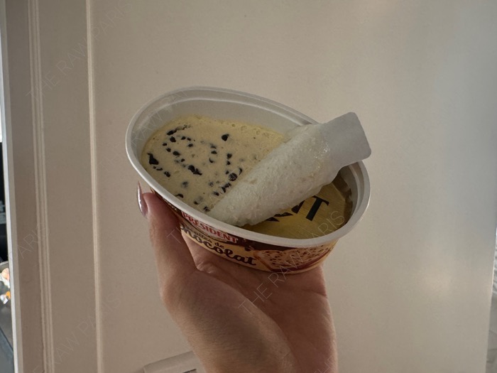 초코칩 박힌 프레지덩 초콜릿 버터 단면 President Chocolate Butter texture