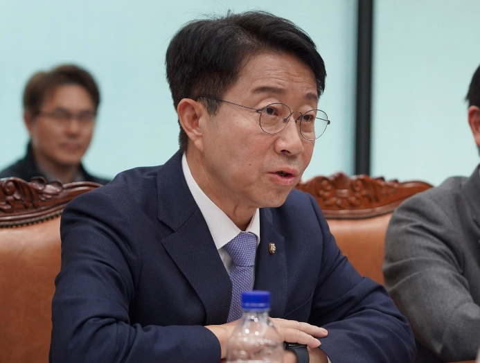 민주당 조정식 국회의장 경쟁 2파전 상황