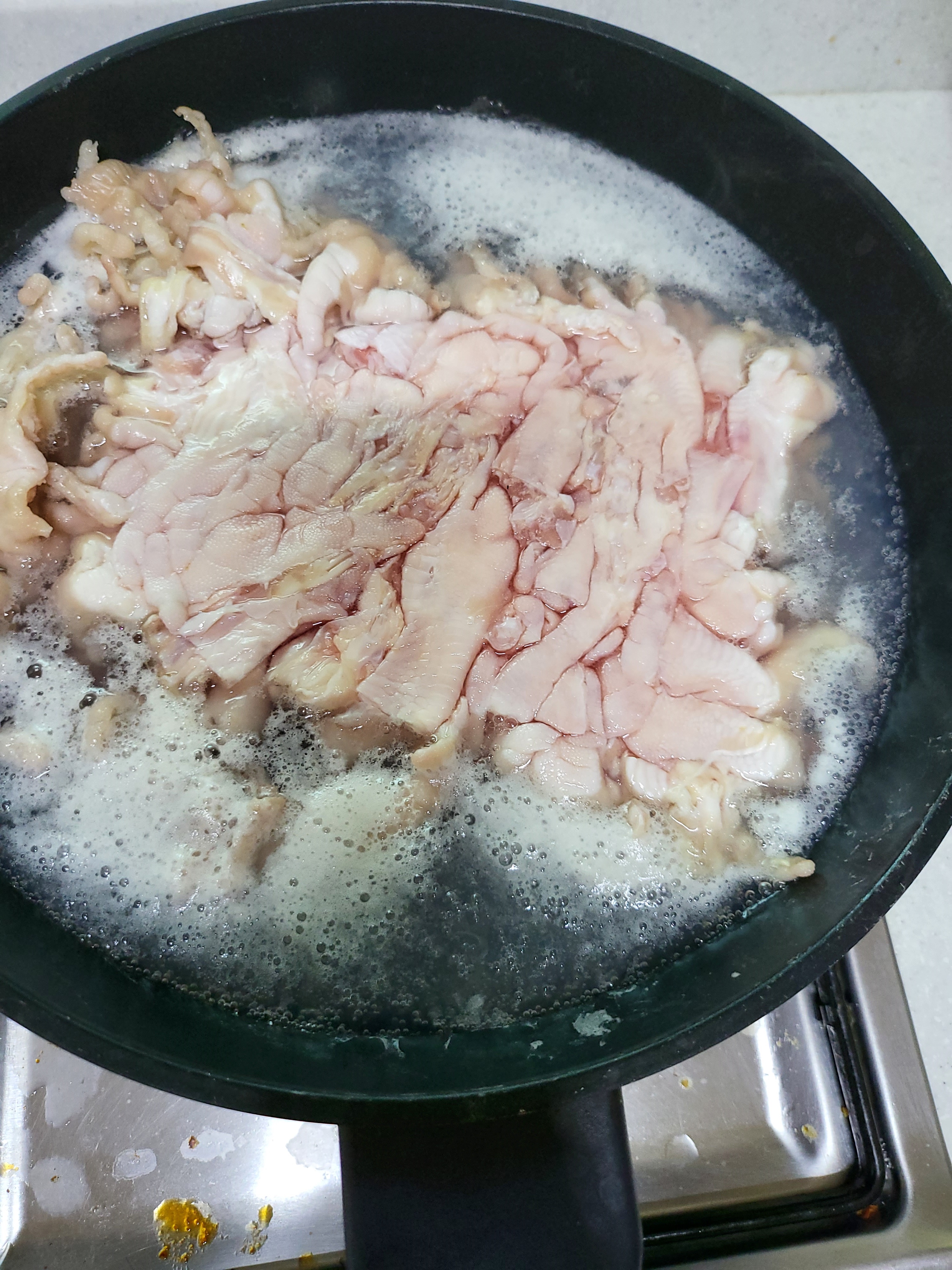 닭발 삶아주기