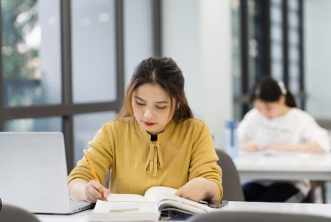 공부할 때 집중력을 높여주는 아로마 에센셜 오일 : 종류, 효능, 활용법