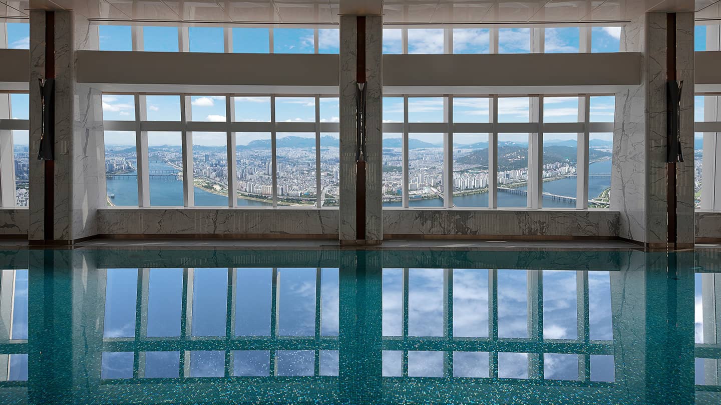 시그니엘-서울-수영장