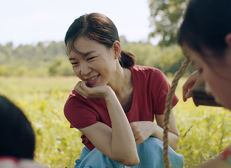 잔잔하면서도 날카로운 시선
