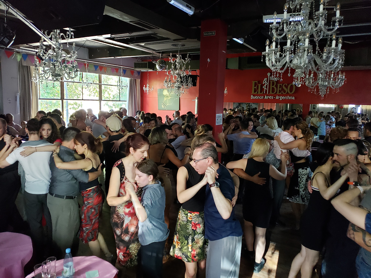 부에노스아이레스에서 탱고를 경험하는 방법 (밀롱가와 레슨 추천)