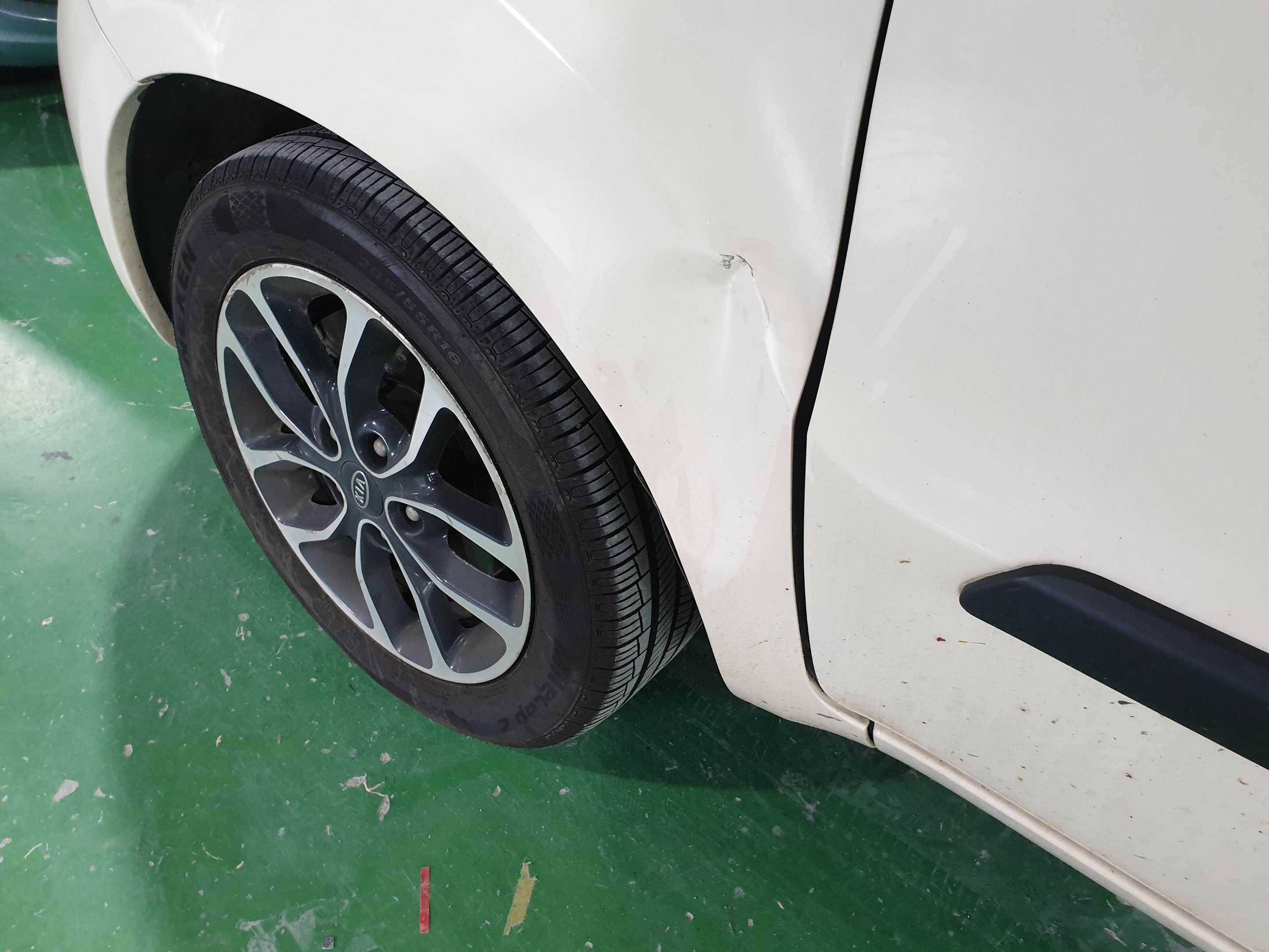 앞 휀다 판금도색