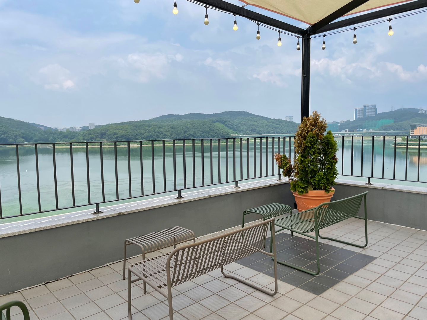 용인 기흥 호수앉기 대형 베이커리 카페