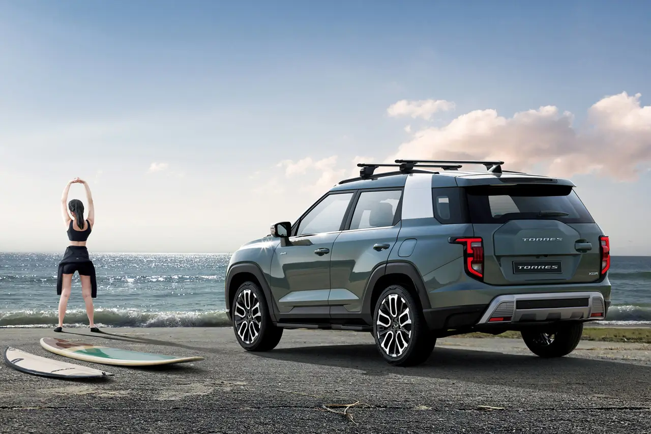 KGM 토레스 자동차 이미지