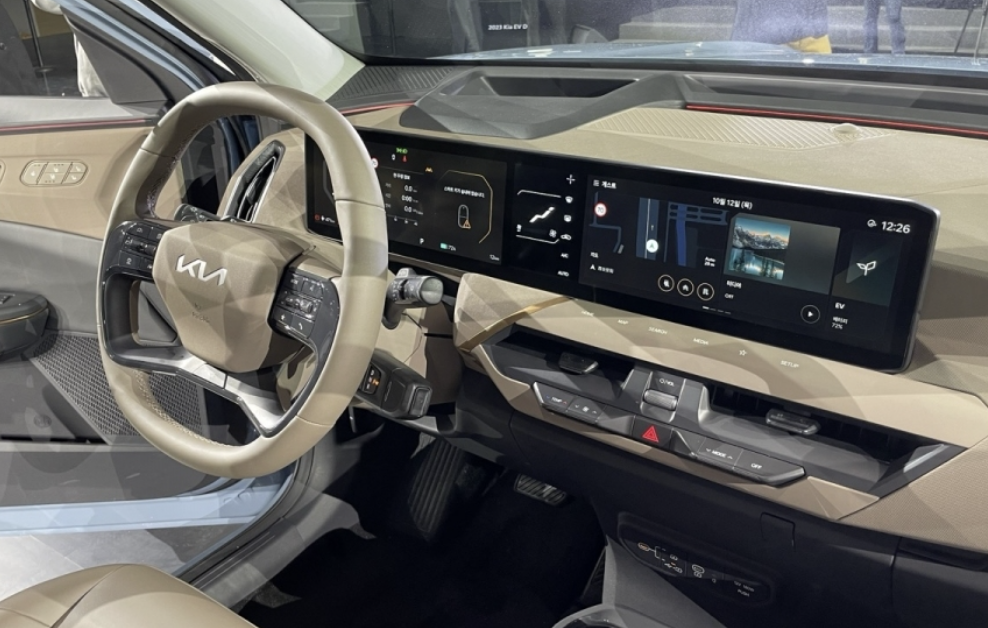 기아 EV5 출시, 테슬라 모델Y 대항마 될까?