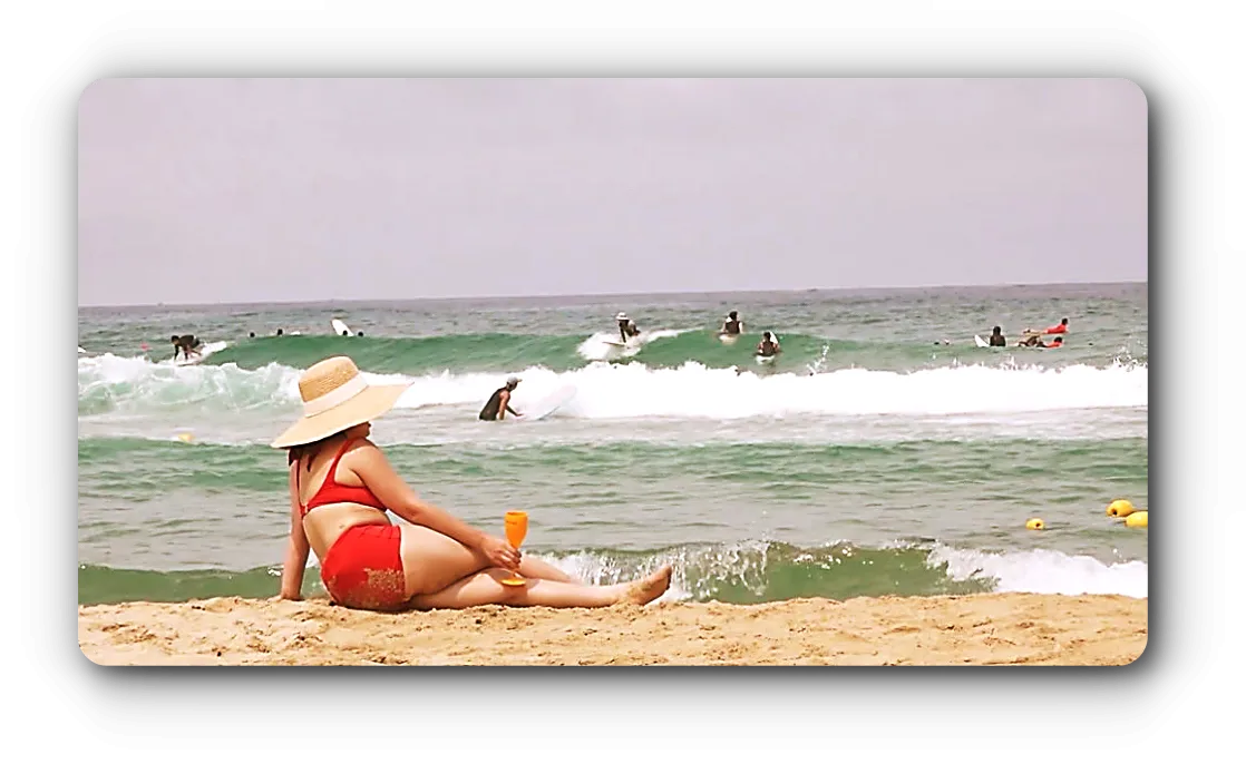 양양-해변-빨간비키니-여자