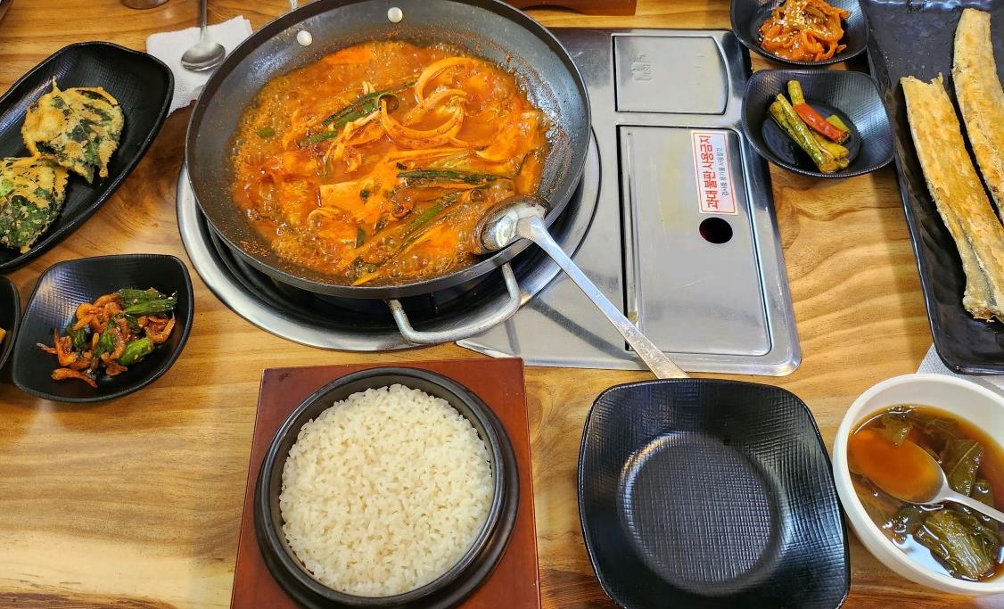 생방송투데이 만원 갈치정식 한상 차림