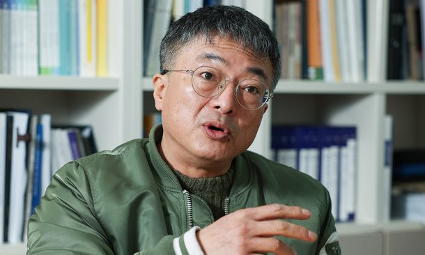 세월호 희생자 고 장준형군의 아버지 장훈씨가 최근 경기 고양에서 세계일보와 만나 “음모론은 가족을 잃은 피해자들의 가슴을 또다시 후벼 파는 것”이라고 비판하고 있다. 고양=최상수 기자