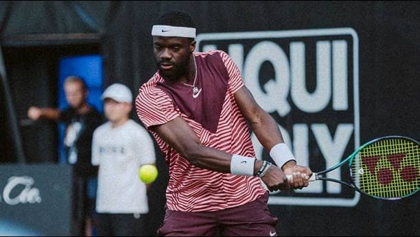 티아포 선수 사진