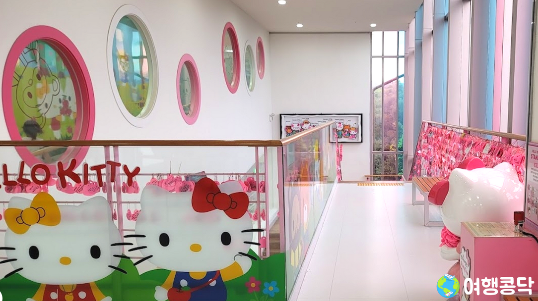 3️⃣ 헬로키티 아일랜드 &ndash; 제주에서 만나는 핑크빛 동화 세상