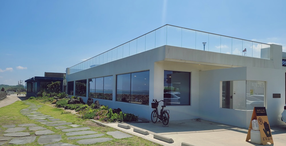 성산일출봉-오션뷰-커피맛집-프릳츠-제주성산점