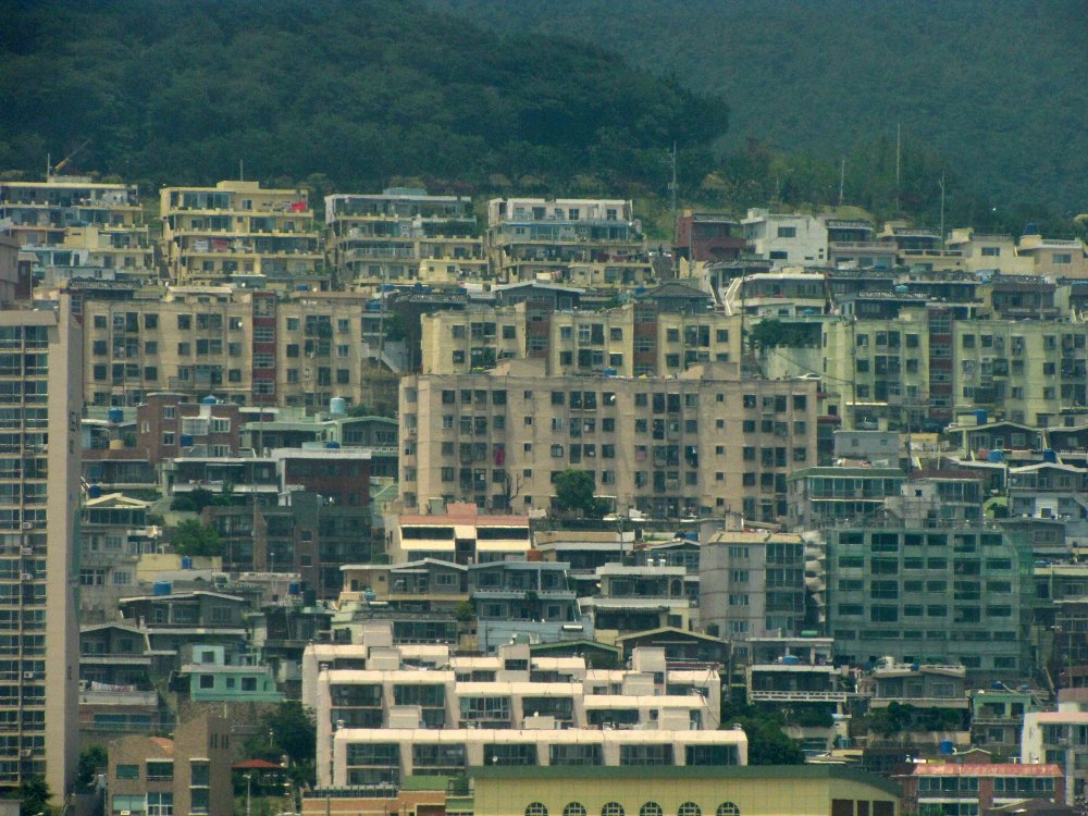 부산역에서 바라본 수정동