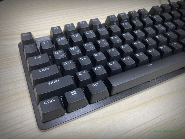 로지텍 기계식 키보드 G413 TKL SE 2022년 5월~9월 LED 켰을 때