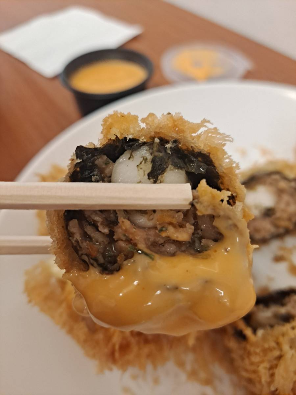 바삭마차 고기튀김 소스찍다