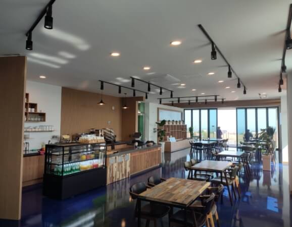 생생정보 두집살림 동해 한달 살기 바다 앞 숙소 근처 생선구이 나베 맛집 어향 동해시청 문화예술과 등대그집 기념품점 문화팩토리 덕장카페 무릉별유천지