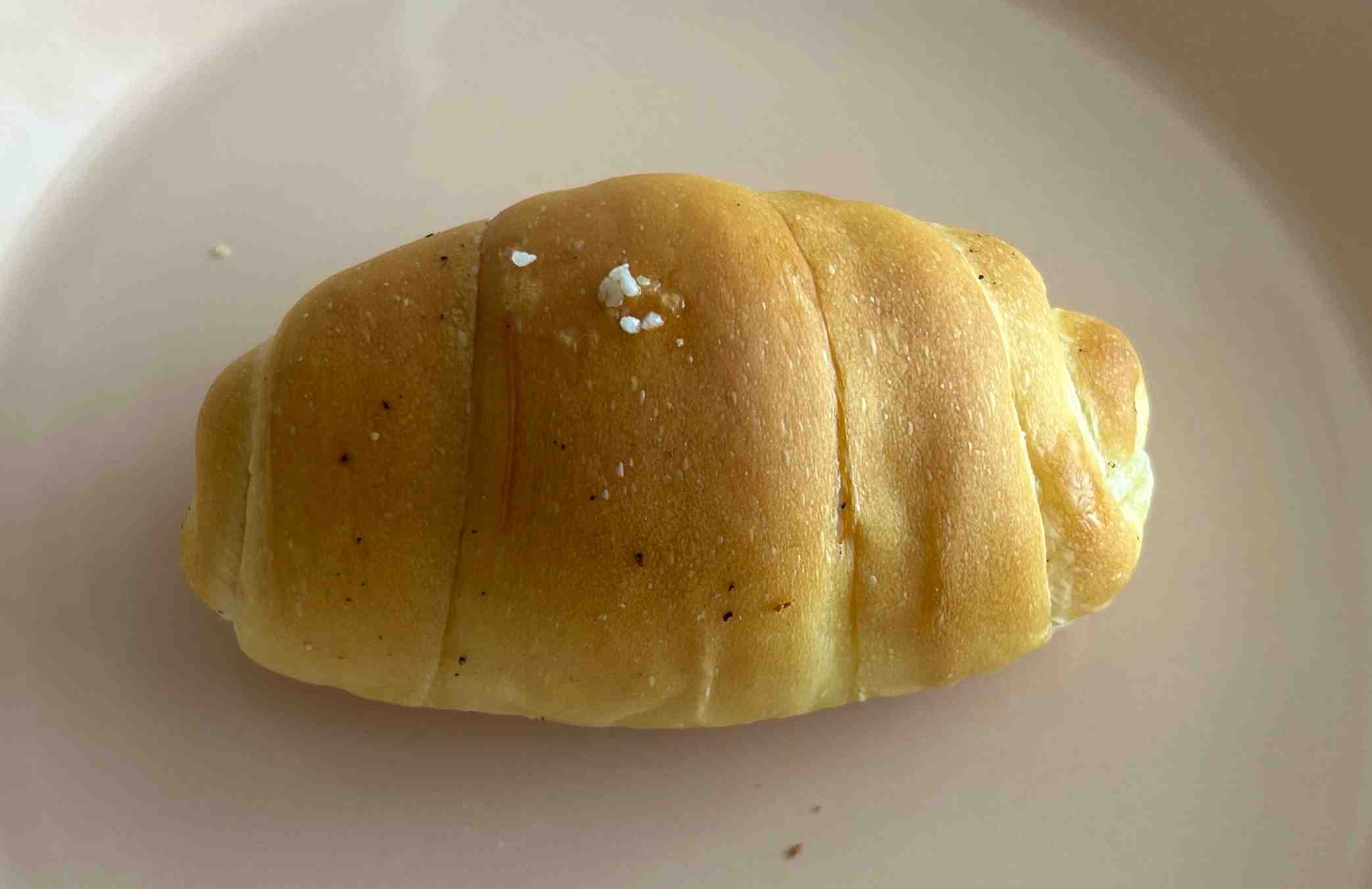 트러플 소금빵 윗면