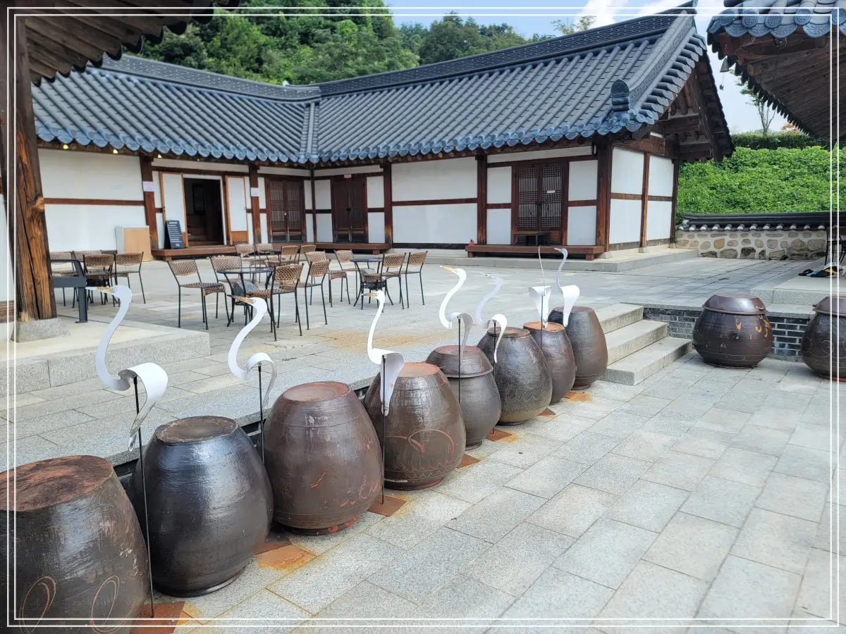 연천-세라비-한옥카페-내부-우측