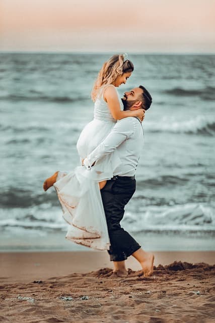 희귀한 전통 의식과 축제 핀란드 &lsquo;아내 들러 업고 달리기 대회(Wife Carrying World Championship)&rsquo;