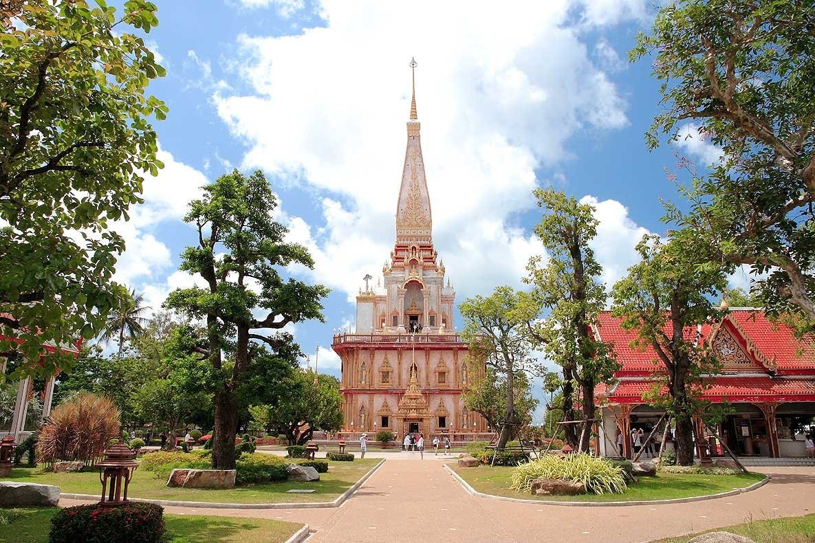 왓찰롱 사원 정면 사진