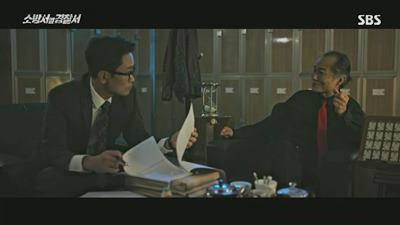 범인이 배후로 밝혀진 진짜 범인과 변호사