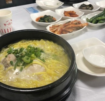 닭칼국수