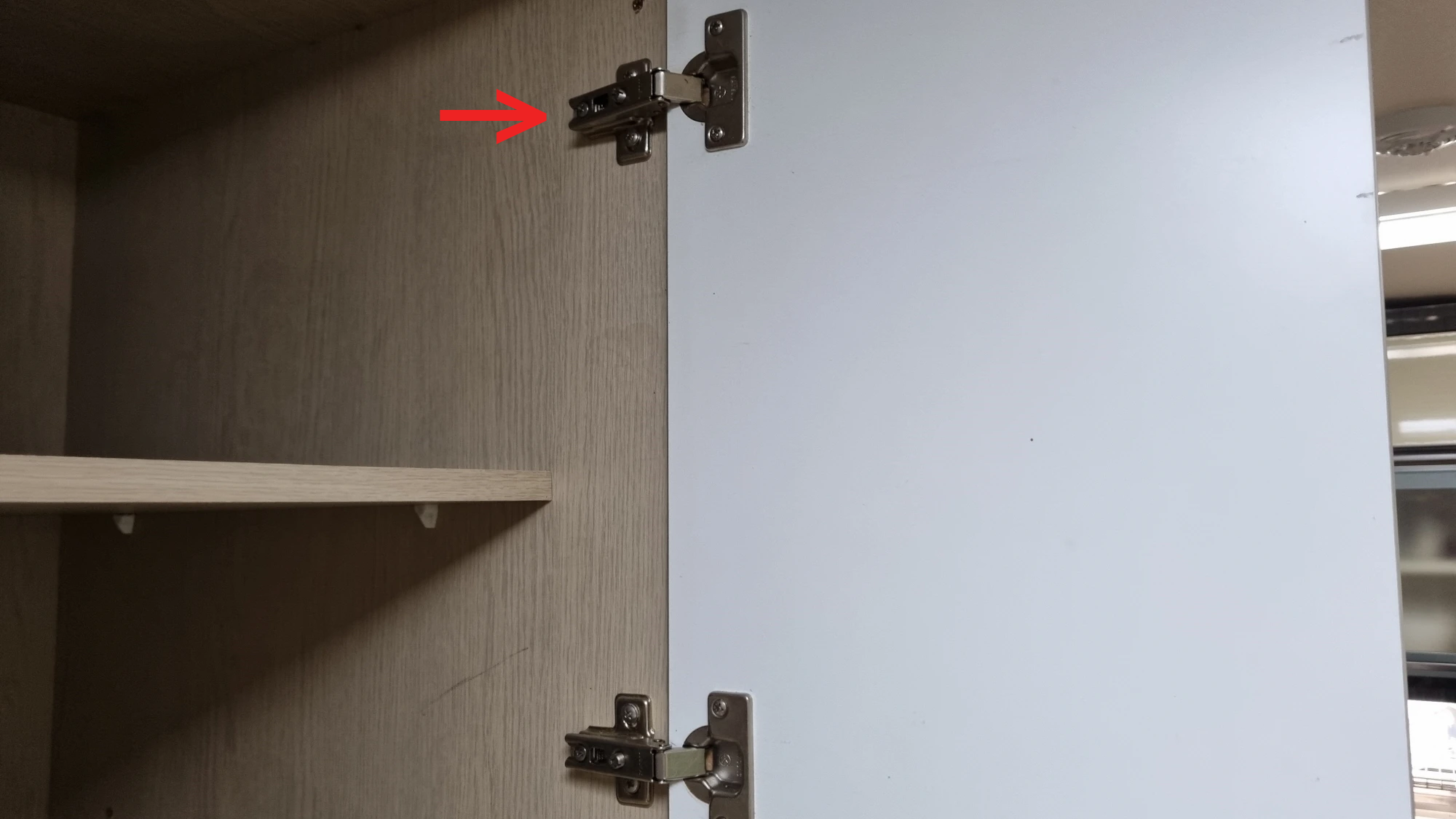 싱크대 경첩 모습