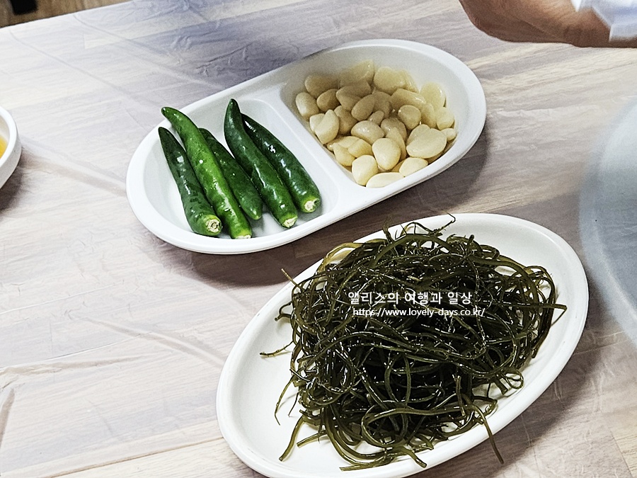 기장 대변항 해녀촌 파래장 해산물 모듬 전복죽 맛집