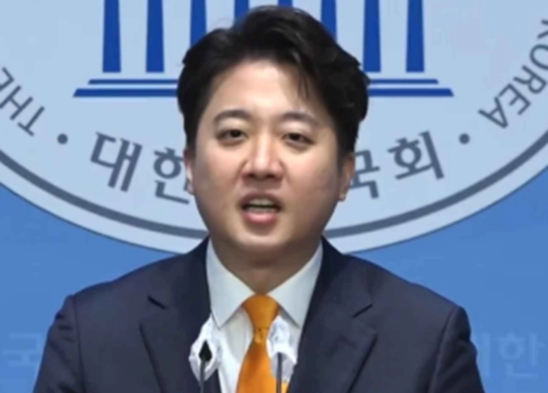 이준석 군대 여성 징병제 남녀 갈라치기