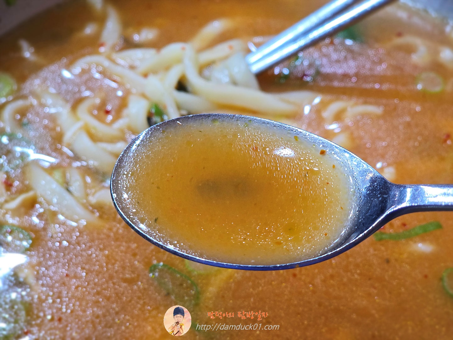 얼큰 닭칼국수