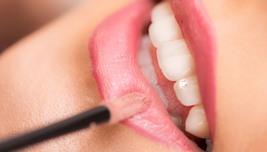 여성의 입술 사진 - 13