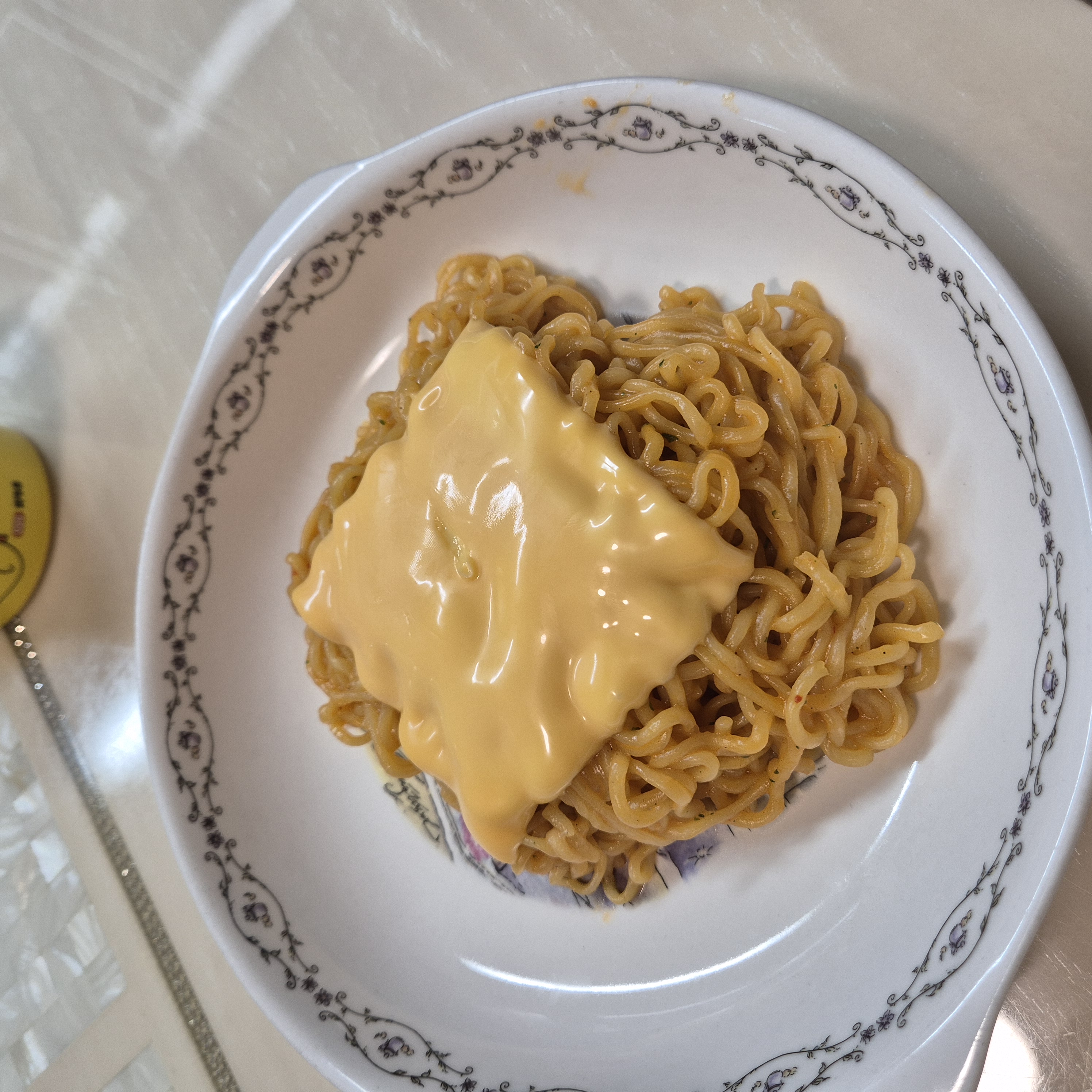 나만의 체다치즈 툼바 라면 완성!