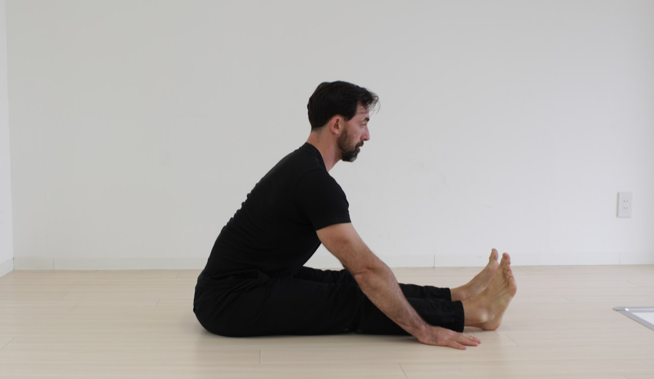 스트레칭 하는 남성