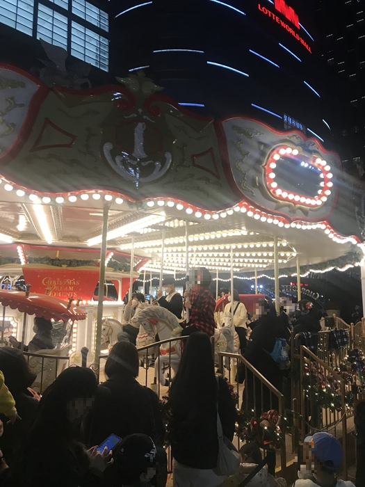 롯데월드몰 회전목마