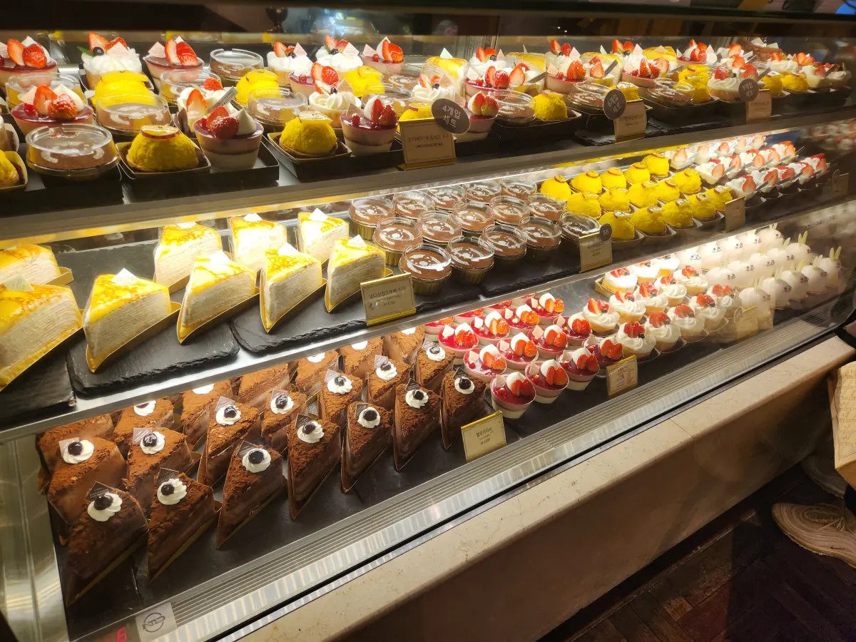 대전-성심당-본점-케익-부띠끄-조각케이크-쇼케이스