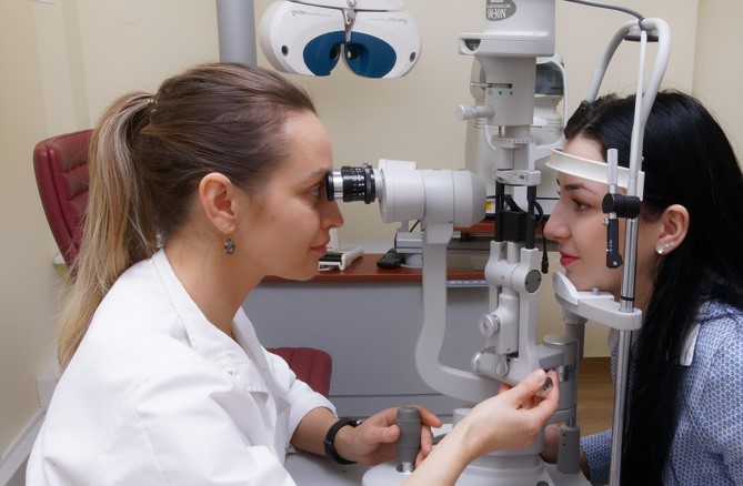 안과 질환의 검사 이미지